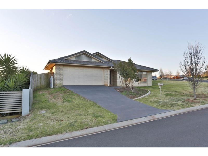 35 Highgrove Drive, Highfields QLD 4352