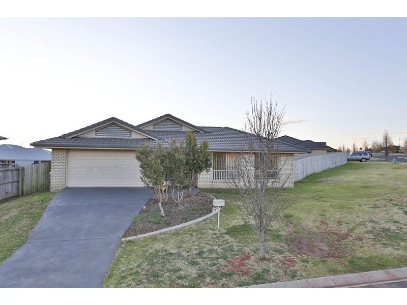35 Highgrove Drive, Highfields QLD 4352