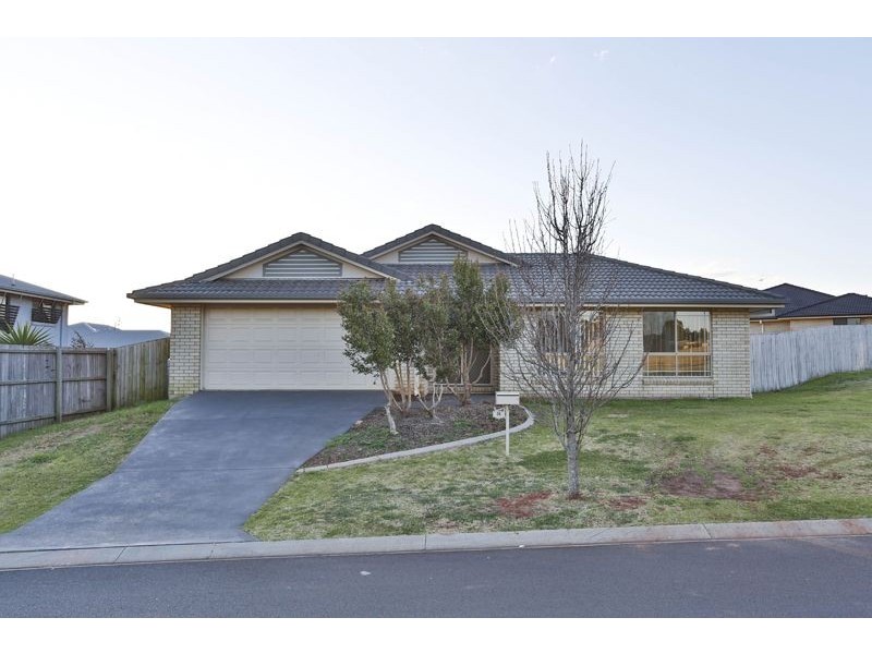 35 Highgrove Drive, Highfields QLD 4352