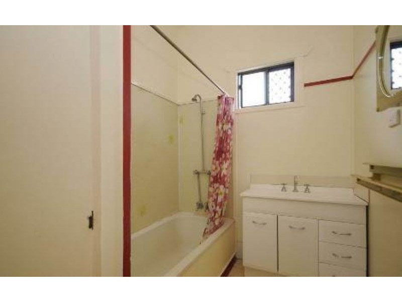 28 McIntyre Street, Centenary Heights QLD 4350