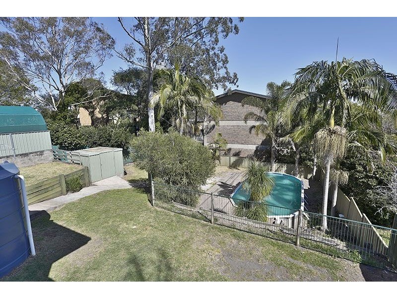 1 Esther Street, Mount Lofty QLD 4350