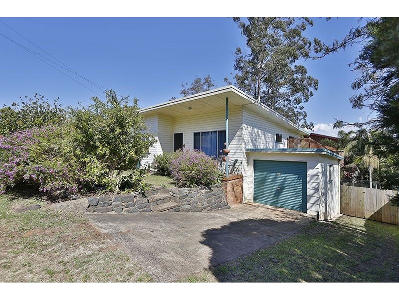 1 Esther Street, Mount Lofty QLD 4350