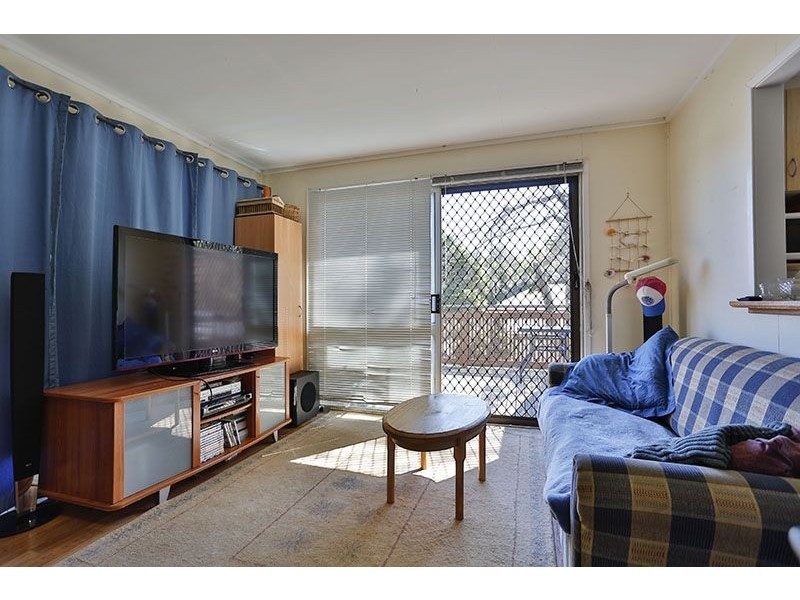1 Esther Street, Mount Lofty QLD 4350