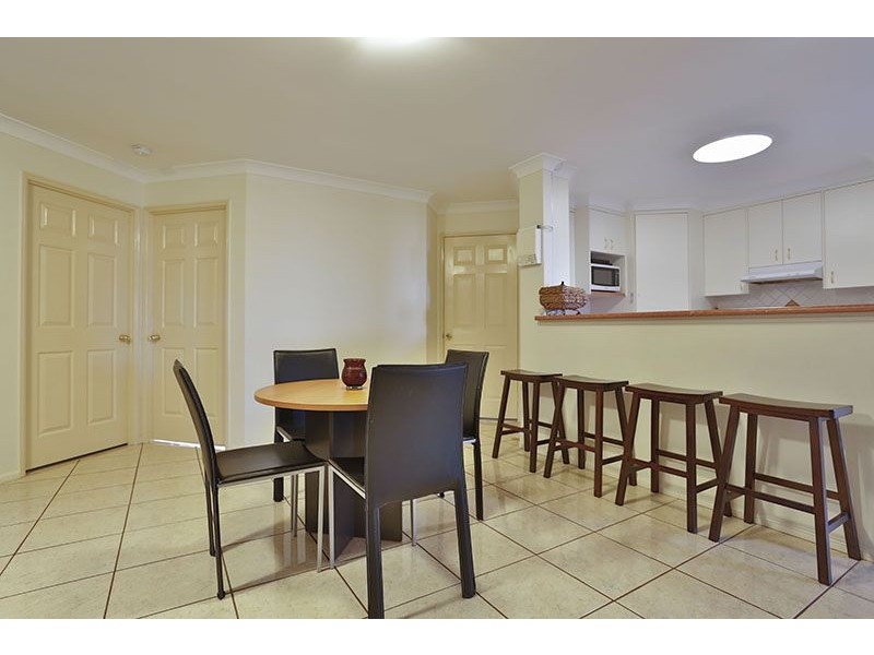 8 Bushnell Court, Rockville QLD 4350