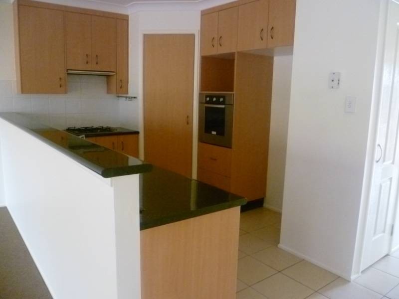 1/12 Sambar Court, Kearneys Spring QLD 4350