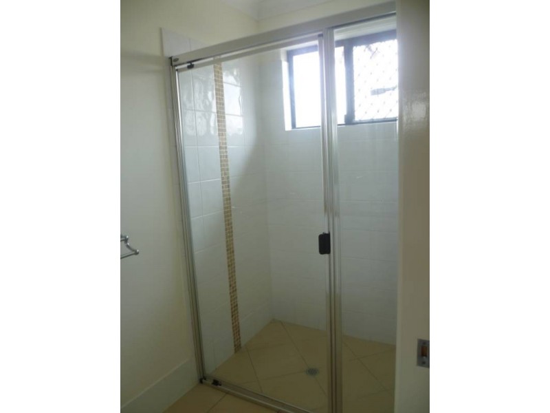 1/12 Sambar Court, Kearneys Spring QLD 4350