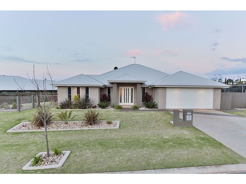 2 Plover Court, Highfields QLD 4352