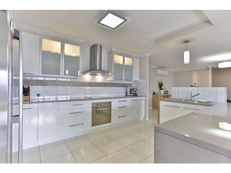 2 Plover Court, Highfields QLD 4352