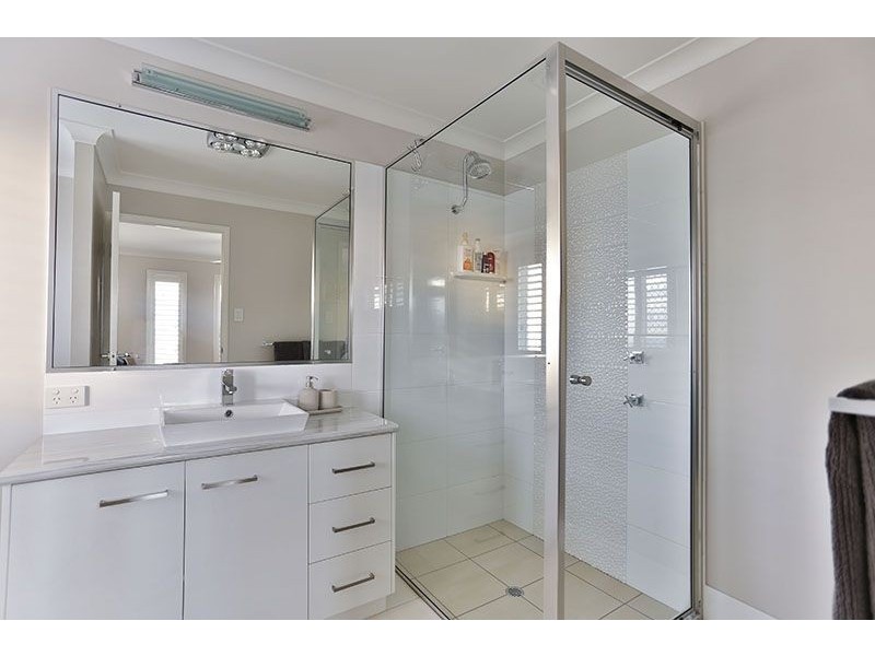 2 Plover Court, Highfields QLD 4352