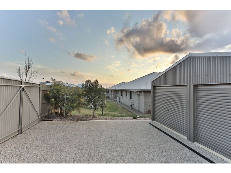 2 Plover Court, Highfields QLD 4352