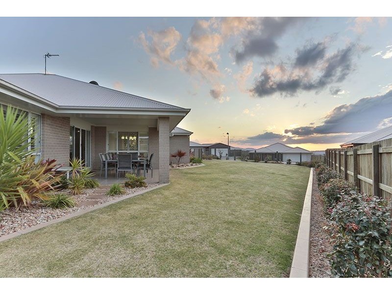 2 Plover Court, Highfields QLD 4352