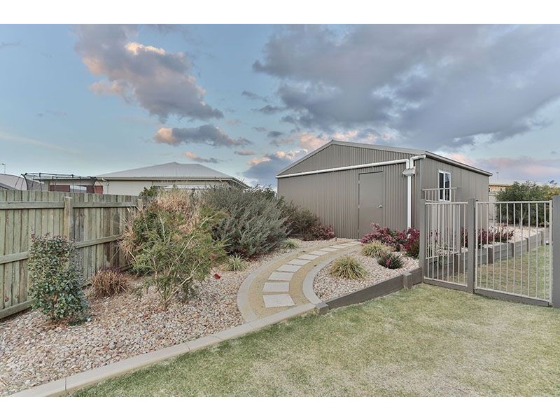 2 Plover Court, Highfields QLD 4352