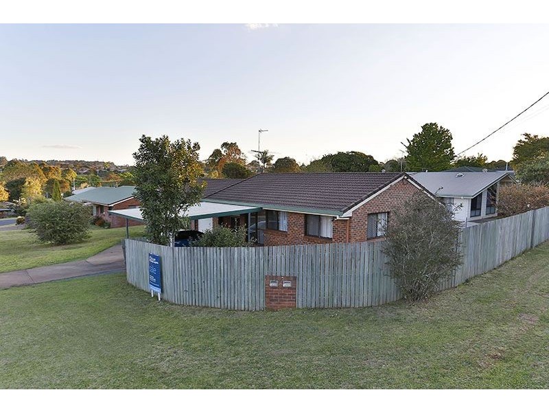 1/42 Debra Street, Centenary Heights QLD 4350