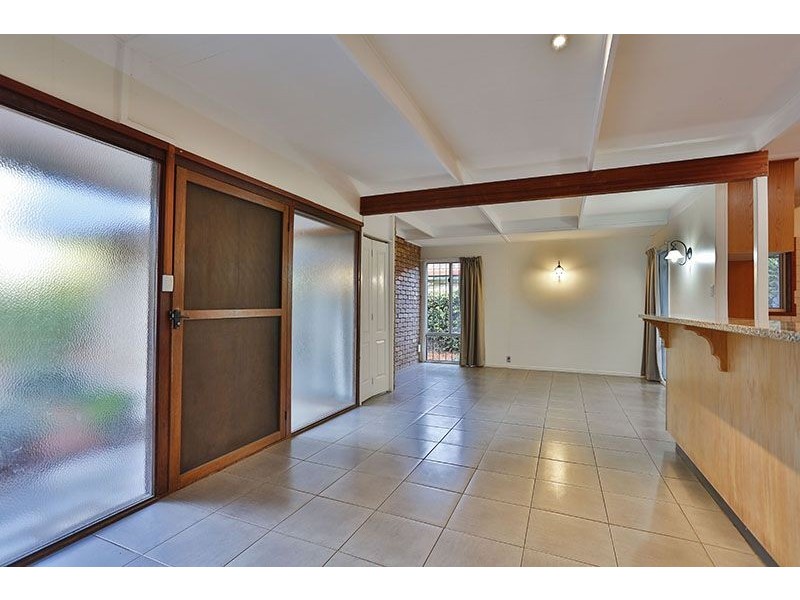 1 Bingara Street, Mount Lofty QLD 4350