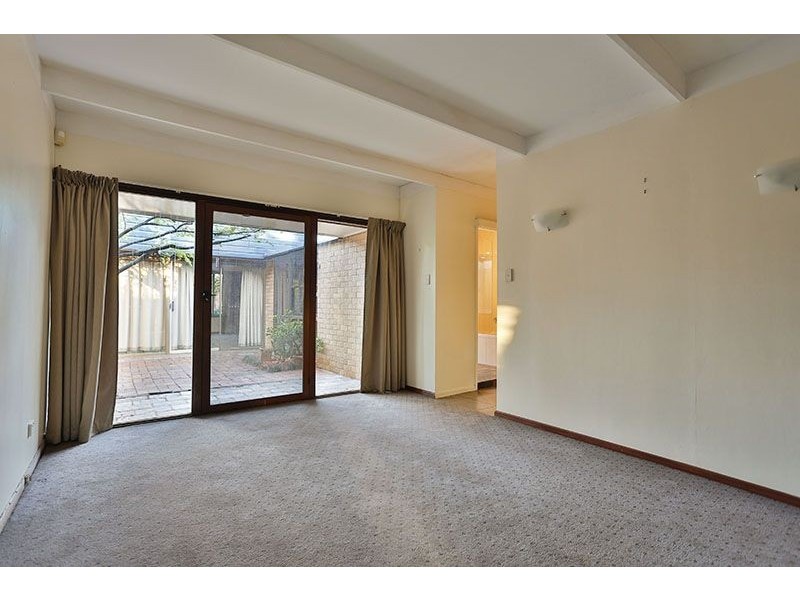 1 Bingara Street, Mount Lofty QLD 4350