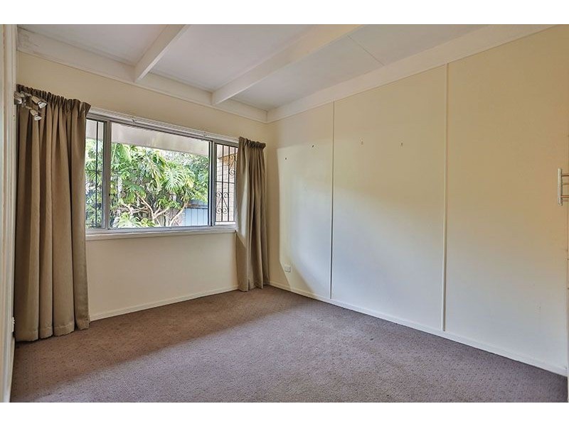 1 Bingara Street, Mount Lofty QLD 4350