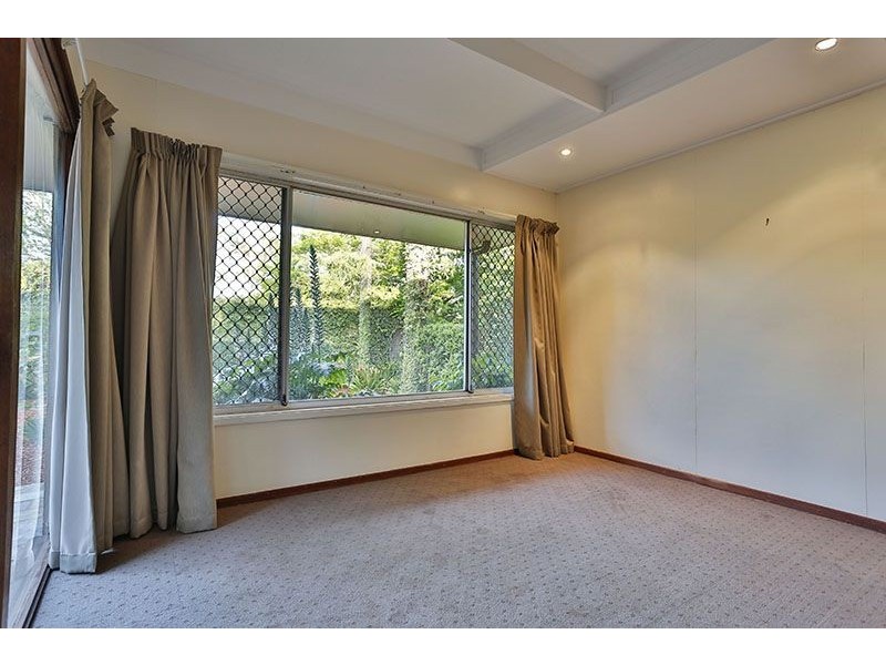 1 Bingara Street, Mount Lofty QLD 4350