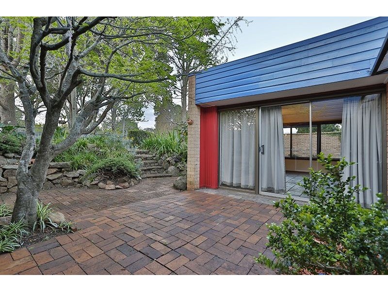 1 Bingara Street, Mount Lofty QLD 4350