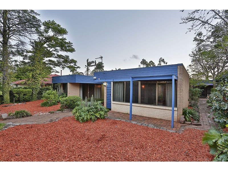 1 Bingara Street, Mount Lofty QLD 4350