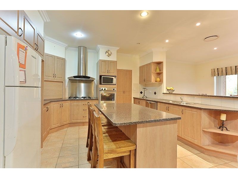 9 Andersson Court, Highfields QLD 4352