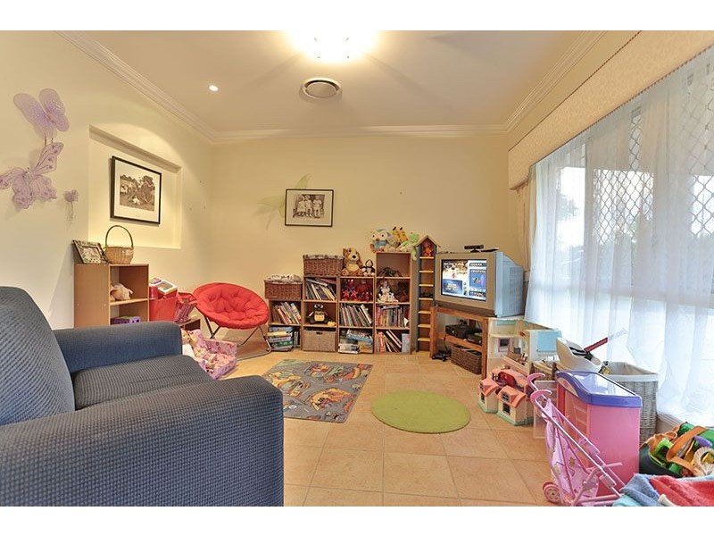 9 Andersson Court, Highfields QLD 4352