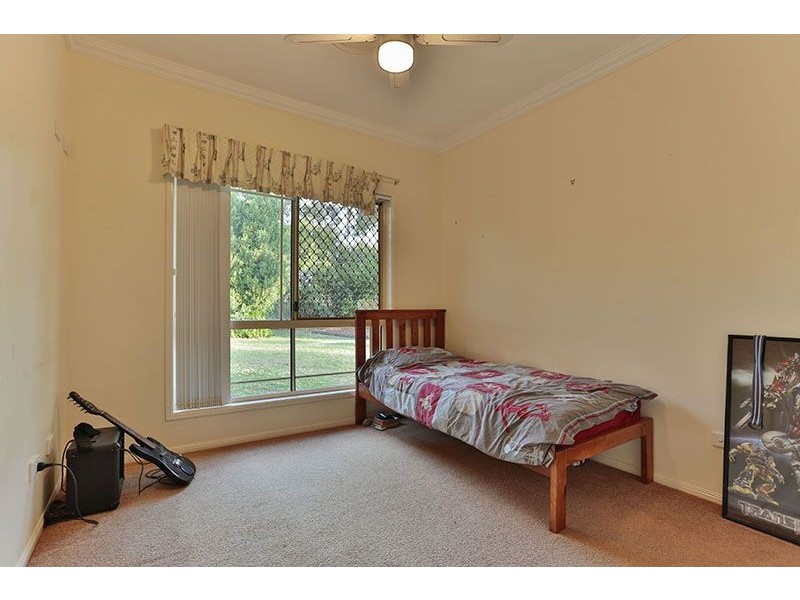 9 Andersson Court, Highfields QLD 4352