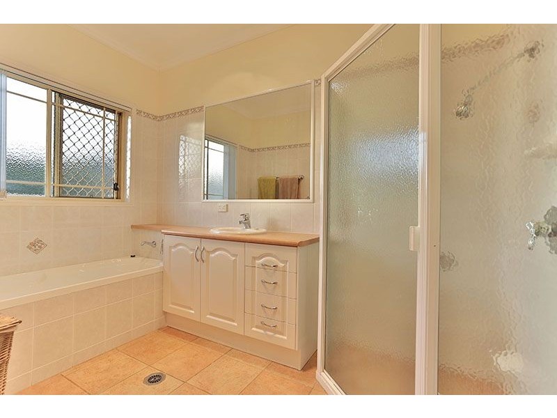9 Andersson Court, Highfields QLD 4352