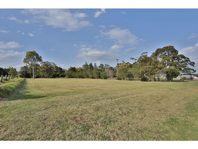 149-155 Hogg Street, Cranley QLD 4350