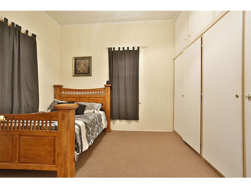 12 Clarissa Street, Newtown QLD 4350