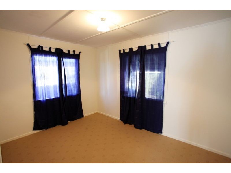 27 McCafferty Street, Wilsonton QLD 4350