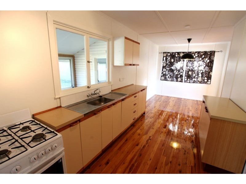 27 McCafferty Street, Wilsonton QLD 4350