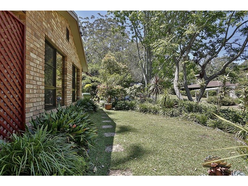 23 Amos Crescent, Mount Lofty QLD 4350