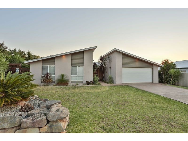 15 Currawong Drive, Highfields QLD 4352