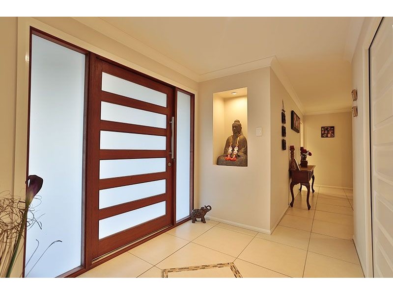 15 Currawong Drive, Highfields QLD 4352