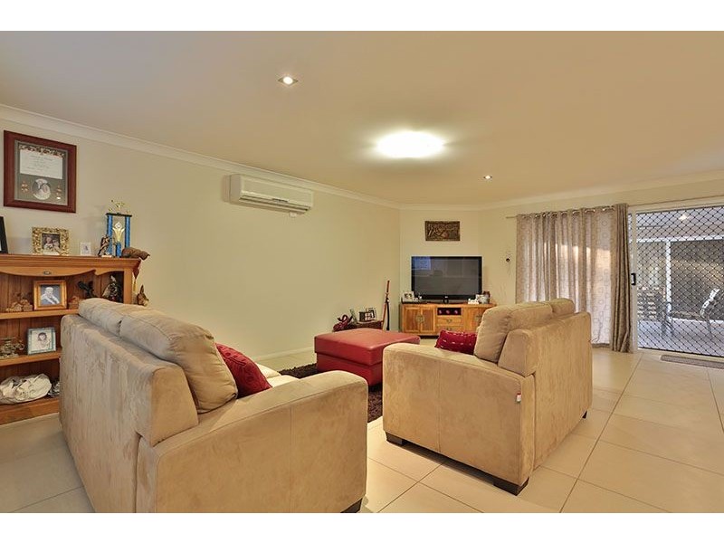 15 Currawong Drive, Highfields QLD 4352