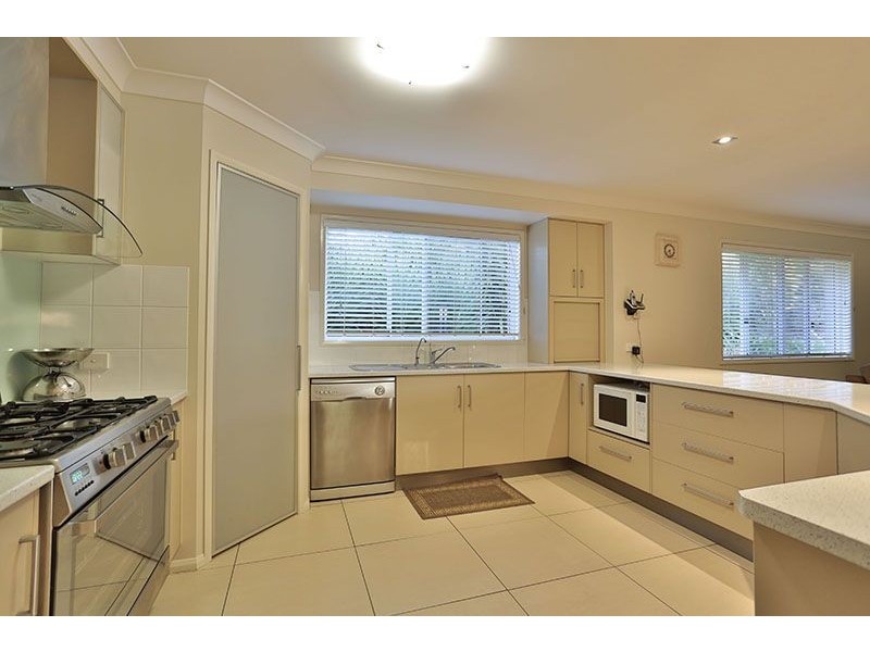 15 Currawong Drive, Highfields QLD 4352