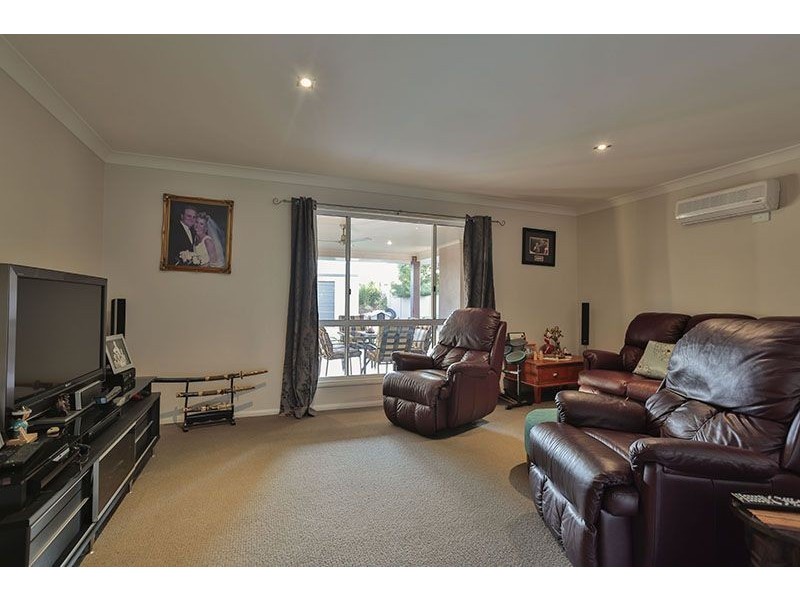 15 Currawong Drive, Highfields QLD 4352