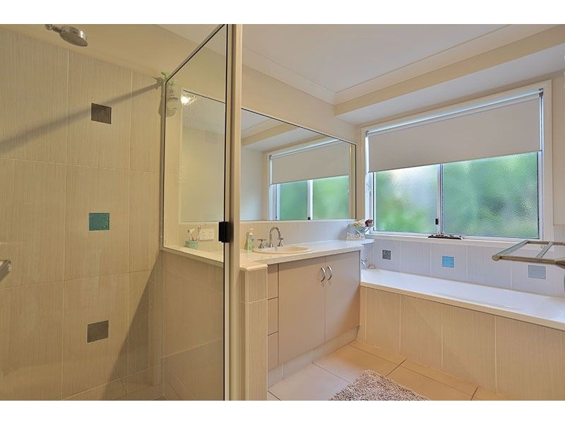 15 Currawong Drive, Highfields QLD 4352