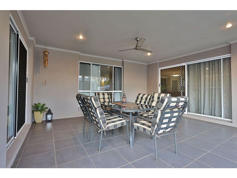 15 Currawong Drive, Highfields QLD 4352