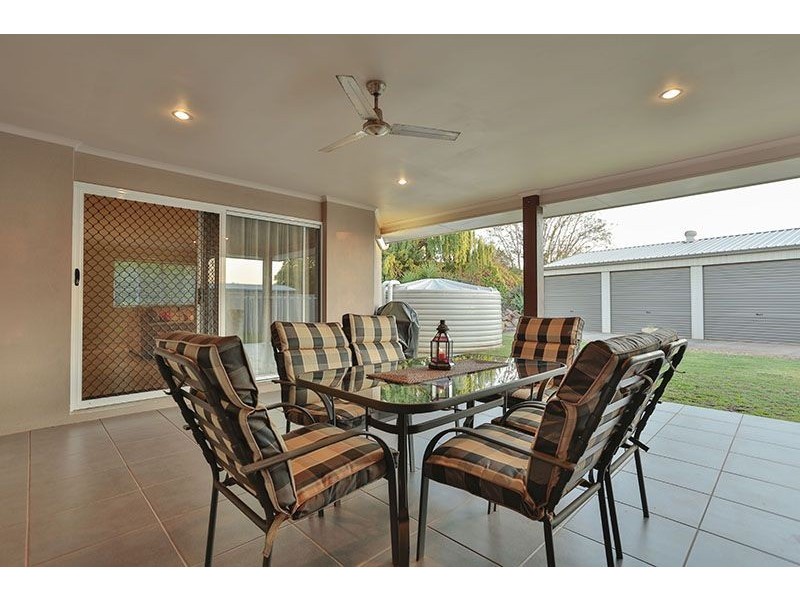 15 Currawong Drive, Highfields QLD 4352