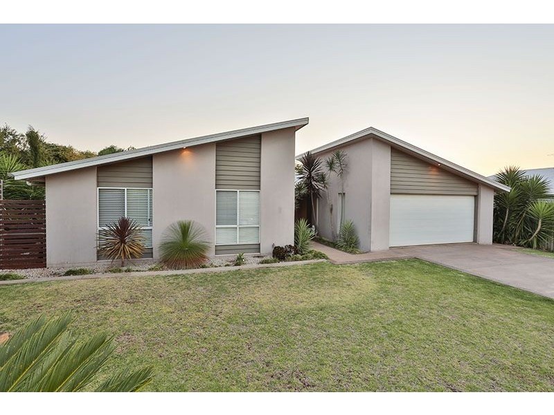 15 Currawong Drive, Highfields QLD 4352