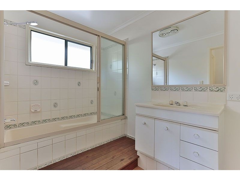 27 Emmanulla Drive, Kingsthorpe QLD 4400