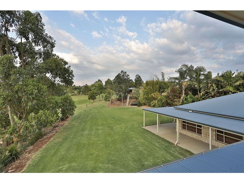 14 Barton Court, Highfields QLD 4352