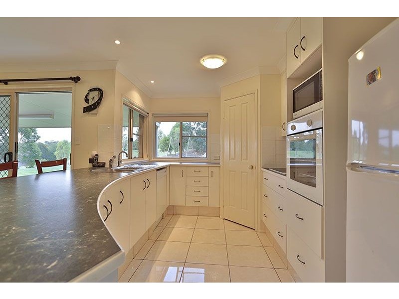 14 Barton Court, Highfields QLD 4352