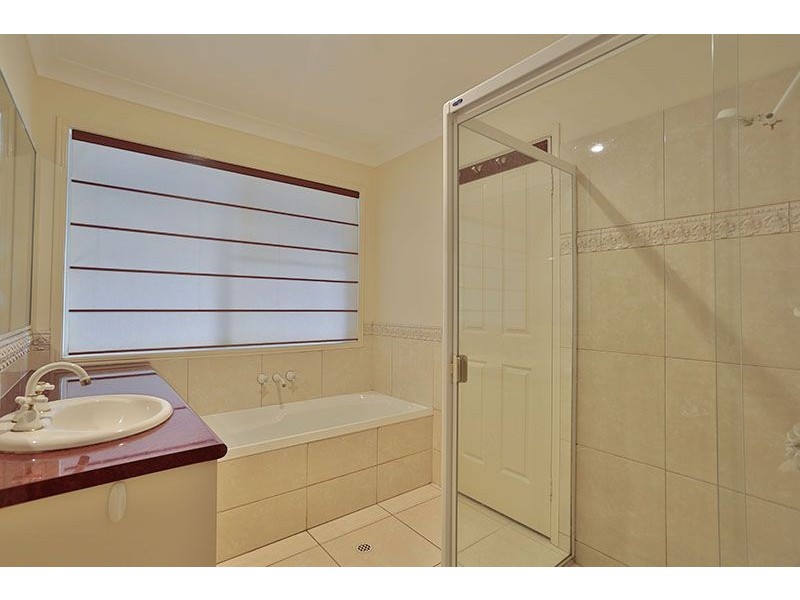 14 Barton Court, Highfields QLD 4352