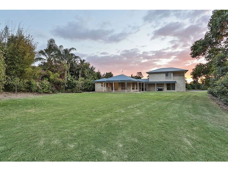 14 Barton Court, Highfields QLD 4352