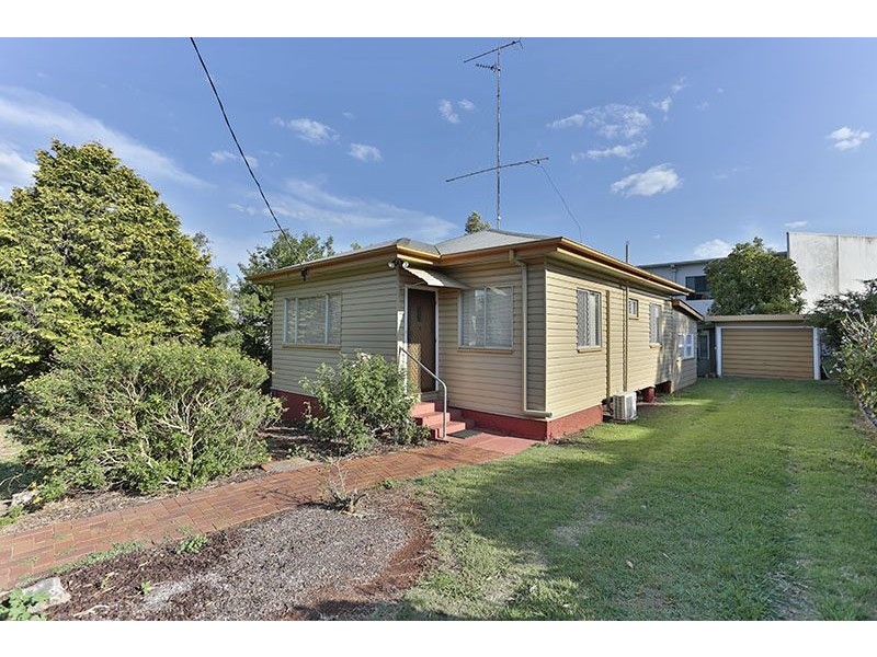 42 Joyce Street, South Toowoomba QLD 4350