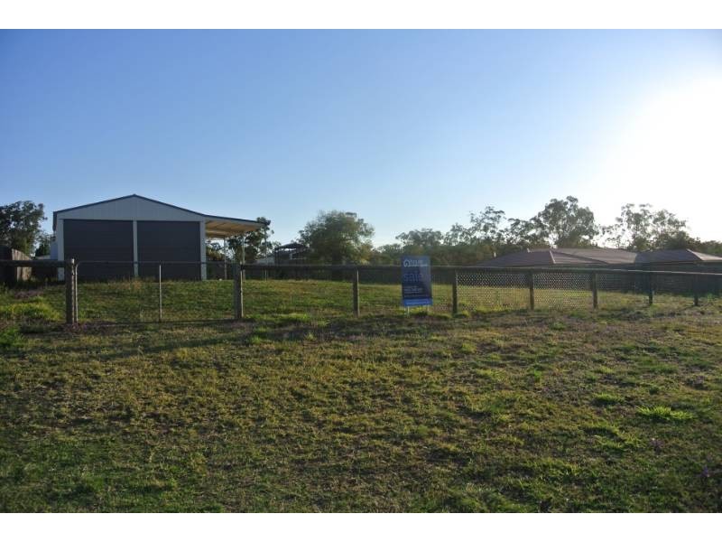 5 Kingfisher Court, Meringandan West QLD 4352