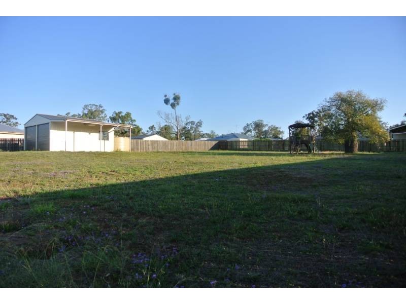 5 Kingfisher Court, Meringandan West QLD 4352