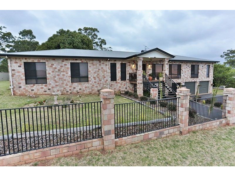 7 Berghofer Drive, Highfields QLD 4352